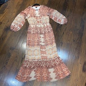 Long Sleeve Patterned Dress - LARGE